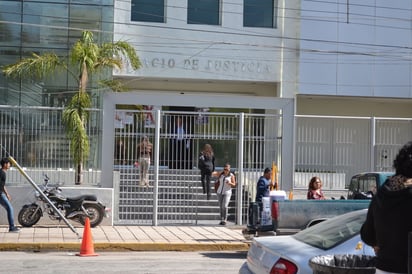 Ayer miércoles 2 del presente mes tuvo lugar la audiencia de lectura de sentencia, tras el juicio oral que se llevó a cabo el mes pasado en el Palacio de Justicia de Gómez Palacio. (ARCHIVO)