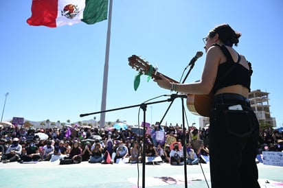 A pesar de que el domingo las colectivas no tenían una proyección de asistencia como en el 2020, las laguneras salieron a protestar.