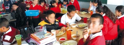 Son miles los alumnos que se quedaron sin alimentos al desaparecer las escuelas de tiempo completo. (EL SIGLO DE TORREÓN)