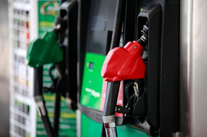 En el sector energético, los precios de las gasolinas van al alza en México presionados por los aumentos que están reportando los mercados internacionales. (ARCHIVO) 