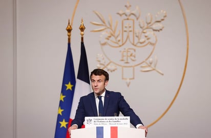 Durante la presentación de su programa electoral para las presidenciales del próximo mes de abril, Macron aseguró que asume lo que dijo en 2019, cuando dio por muerta la Alianza Atlántica. (ARCHIVO) 