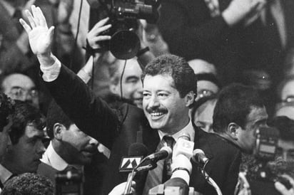 Colosio, del entonces hegemónico Partido Revolucionario Institucional (PRI), recibió dos balazos el 23 de marzo de 1994 mientras saludaba a la multitud en un mitin en el popular barrio de Lomas Taurinas, en la fronteriza Tijuana. (ARCHIVO) 