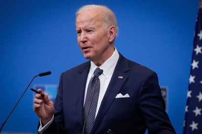 Durante una rueda de prensa después de participar en sendas cumbres de la OTAN y el G7 en Bruselas, Biden añadió que la respuesta de Estados Unidos dependería de 'la naturaleza del uso' de las armas químicas en Ucrania por parte de Rusia. (ARCHIVO) 