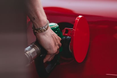 Grupos ambientalistas insisten en que un aumento del etanol en la gasolina causará más contaminación. (ARCHIVO)