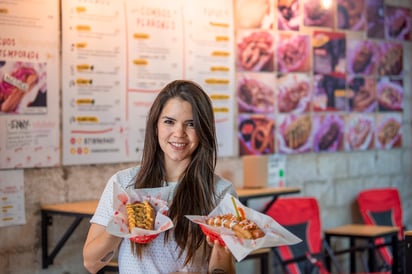 Ana Karen Luna es la emprendedora detrás de este negocio de hot dogs, que además es pet friendly.  (ÉRICK SOTOMAYOR)