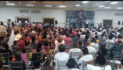 Ayer en un evento, invitaron a votar por Castañeda, quien no tiene registro como candidato oficial por Morena en Gómez Palacio.