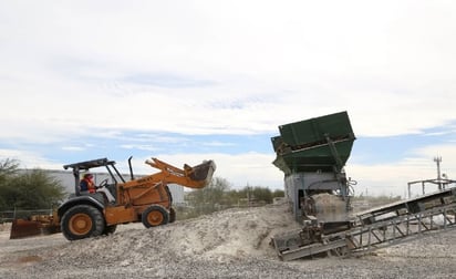 Un problema que también presenta el litio en México se hace presente a la hora del lavado del mineral, debido a que emplea el uso de agua potable y que podría afectar en mayor parte al abastecimiento del agua en los estados del país. (ARCHIVO)