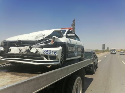 Patrulla de la Policía Municipal se impactó con una camioneta.