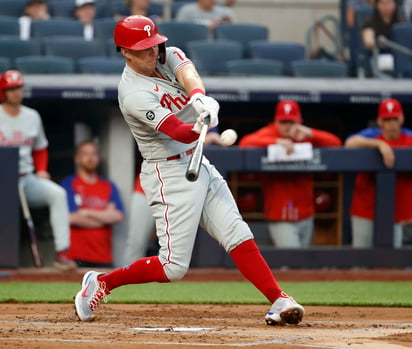 Rhys Hoskins pega jonrón y Filis vencen a Marineros