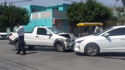 Al lugar acudieron elementos de la Cruz Roja y Peritos para tomar conocimiento de los hechos.