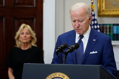 Biden preguntó enfadado cuándo estará dispuesto Estados Unidos a enfrentarse a los grupos de presión que defienden las armas e instó a convertir 'el dolor en acción'. (AP)
