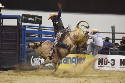 Un gran espectáculo de rodeo extremo se presentará este 4 de julio en la Plaza de Toros de Torreón.