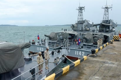 La posibilidad de que China tenga una base en Camboya fortalecería su posición a la hora de reclamar la totalidad de las aguas en el Mar Meridional de China. (ARCHIVO)