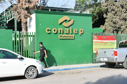 Actualmente y desde su fundación, los maestros de los Conalep (Colegio Nacional de Educación Profesional Técnica) firman contrato por el año escolar y por horas de clase. (Foto: SERGIO A. RODRÍGUEZ / EL SIGLO COAHUILA)