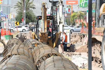 Autoridades de Torreón aplican operativo 'Carrusel' en avenida Madrid por obras del Sistema Vial 4 Caminos