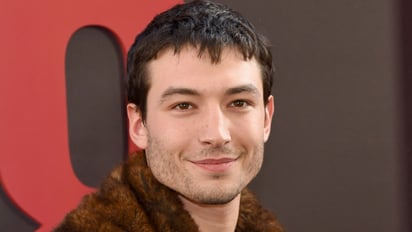 Ezra Miller no puede ser localizado por la policía tras denuncia de padres de joven supuestamente 'violentada'