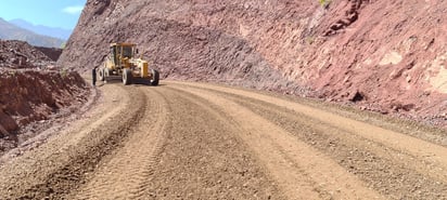 De los contratos, 13 son de caminos rurales y vías alimentadoras y 29 son de conservación de carreteras.