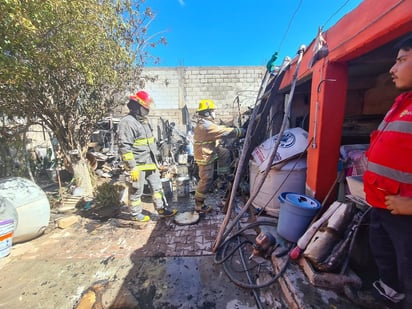 Las distintas corporaciones de rescate y de seguridad de la ciudad acudieron al lugar para atender la emergencia.