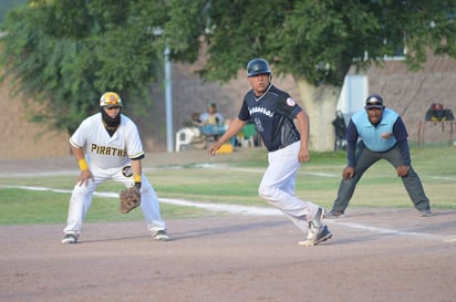 Llegan a mitad del camino en Liga de Softbol Industrial y Comercial