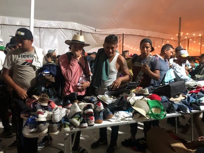 Los migrantes huyen de los demonios de sus países, y en algunos casos de los demonios de las naciones por las que cruzaron hasta llegar a México, a Coahuila y a Monclova, a menos de 300 km. de su destino. (SERGIO A. RODRÍGUEZ)