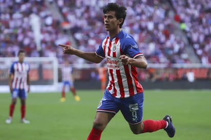 José Juan Macías se perderá todo el Apertura 2022 con Chivas tras lesión