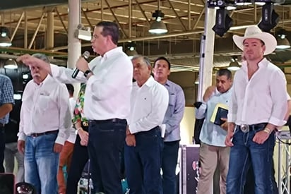 Celebra Ricardo Mejía Berdeja con mineros en Sabinas