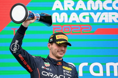 Max Verstappen gana Gran Premio de Hungría, 'Checo' queda en quinto lugar