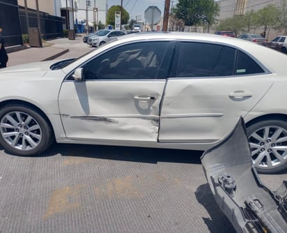 La unidad colisionó contra un automóvil Chevrolet Malibú.