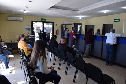 Llegan solicitantes a esta ciudad procedentes de Piedras Negras, Saltillo, Monterrey, Nuevo Laredo y Durango. (Foto: SERGIO A. RODRÍGUEZ / EL SIGLO COAHUILA)