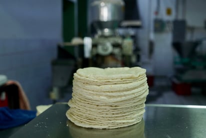 Sigue imparable el aumento en el precio de la tortilla a causa de las alzas en los insumos, se prevé que se mantenga esta tendencia. (EL SIGLO DE TORREÓN)