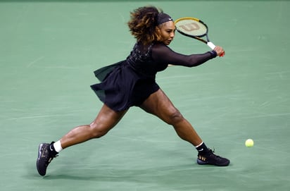 Serena Williams venció 6-3, 6-3 a Danka Kovinic y avanzó a segunda ronda en el Abierto de Estados Unidos, probablemente su último torneo.