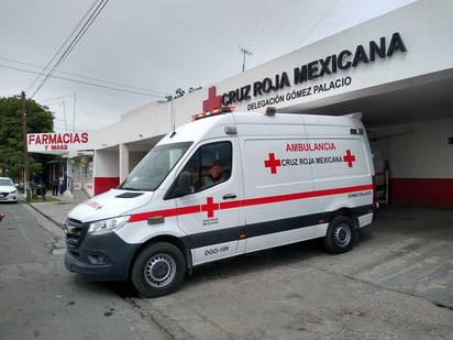 Al momento del accidente, los compañeros del joven lo trasladaron hacia la Cruz Roja.