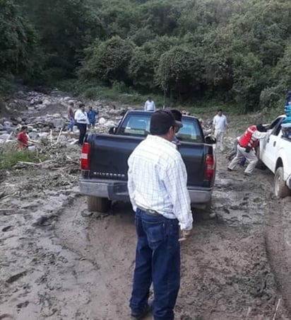 Solo se puede ingresar a algunos pueblos con vehículos 4x4. (EL SIGLO DE TORREÓN)