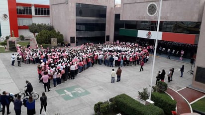 Conmemoran el Día de la Lucha contra el Cáncer de Mama en Gómez Palacio y Lerdo. (FERNÁNDO COMPEÁN / EL SIGLO DE TORREÓN)