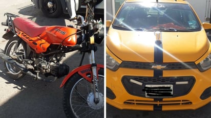 Tanto la motocicleta como el taxi fueron enviados al corralón oficial. (EL SIGLO DE TORREÓN)