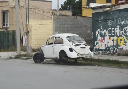 Busca Municipio de Torreón mantener las calles libres de escombro y autos chatarra.