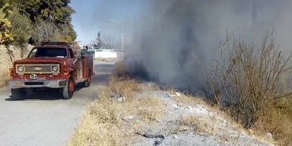 Hombre provoca incendio en Parras de la Fuente