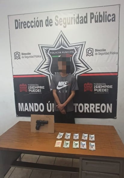 Agentes municipales frustran asalto en tienda de limpieza de calzado ubicada en el Centro de Torreón.