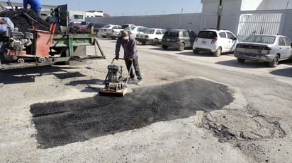 En enero se aplicaron 2 mil metros cuadrados de mezcla asfáltica. (CORTESÍA)