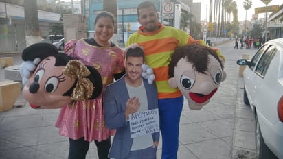 Fans laguneros de Carlos Rivera botean para conseguir dinero e ir a su concierto