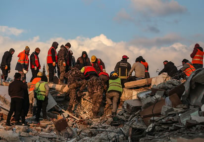 La Conferencia del Episcopado Mexicano lanzó un llamado para apoyar a las víctimas del terremoto registrado en Turquía y Siria. (EFE)