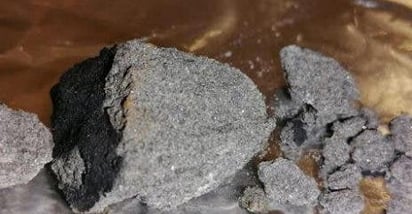 El meteorito podría ser una condrita procedente del cinturón principal de asteroides del sistema solar. 