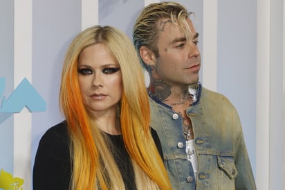 'Mantendré la cabeza en alto', Mod Sun está roto tras separación con Avril Lavigne