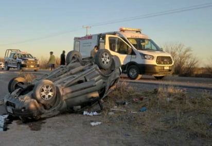 La camioneta era conducida por una menor de 16 años que perdió el control del volante y se salió del camino.