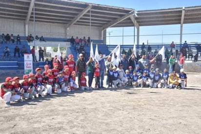 Arrancaron las obras de rehabilitación del parque infantil de beisbol. (EL SIGLO DE TORREÓN)