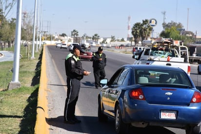 Dan más tiempo a la campaña de concientización contra vidrios polarizados en Gómez Palacio