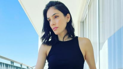 Sandra Echeverría recibe la primavera en bikini