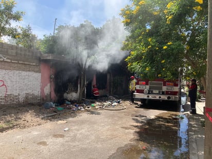 El personal de Bomberos se encargó de sofocar las llamas.