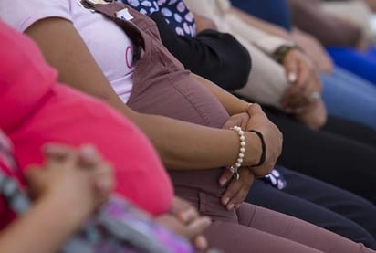 Las autoridades de la Secretaría de Salud están trabajando con otras instancias para buscar prevenir los embarazos en menores de 18 años. (EL SIGLO DE TORREÓN)