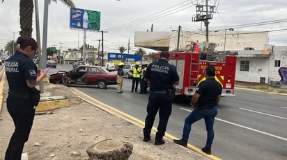 Se pudo confirmar que por el fuerte impacto, el conductor perdió el conocimiento. (EL SIGLO DE TORREÓN)